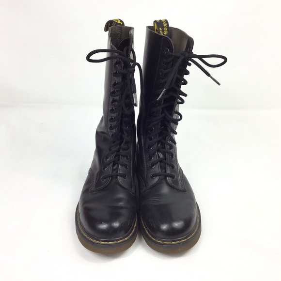 Dr Martens 14 hole boot - Picture 3 of 6